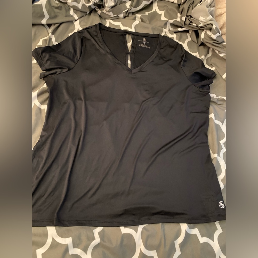 Sz 2X performance sport v neck shirt